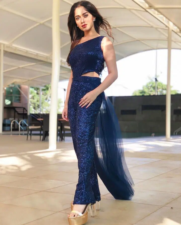 jannat zubair height